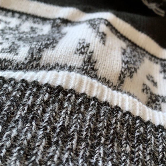 beanie - Picture 2 of 2